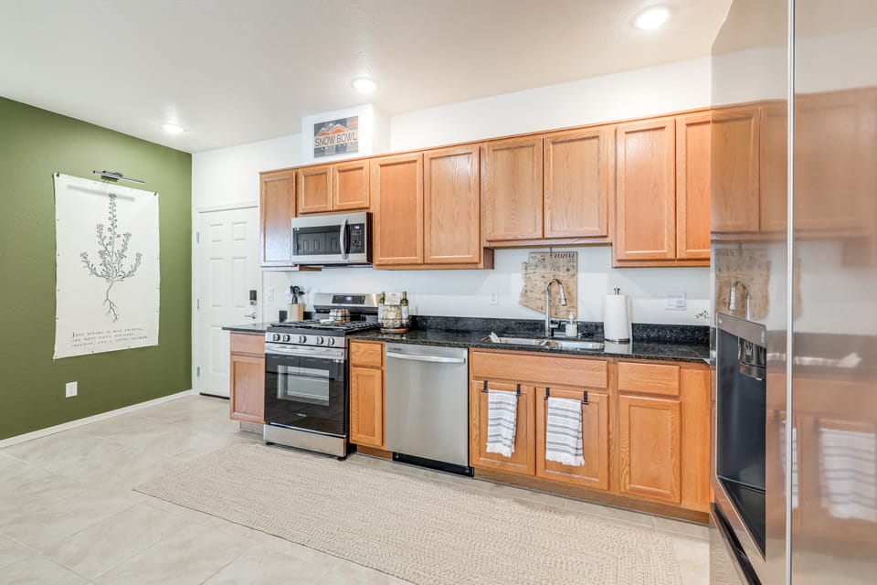 1 Mi to Dtwn Flagstaff: Condo w/ 2 Balconies! Apartment in Flagstaff