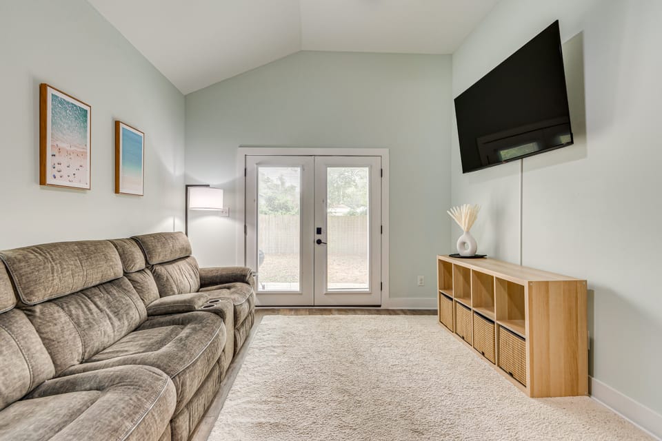 1 Mi to Dtwn: Pet-Friendly Pensacola Getaway! House in Pensacola
