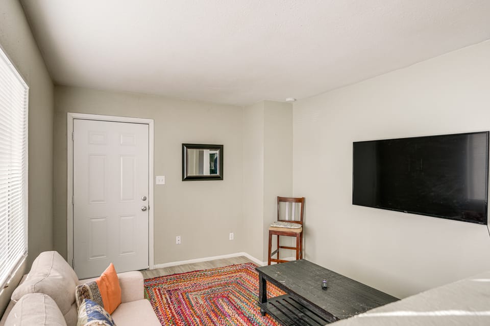 2 Mi to Dtwn & Chase Field: Condo w/ City View! Apartment in Phoenix