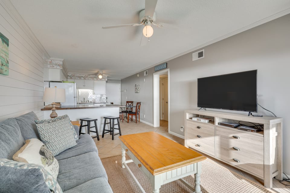 Balcony w/ Ocean Views: Carolina Beach Condo! Apartment in Carolina Beach