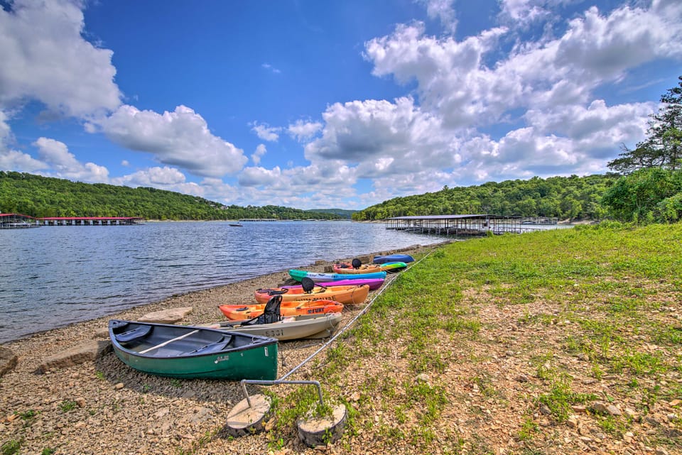 Table Rock Lake Condo w/ Sunrise Views & Pool Apartment in Table Rock Lake