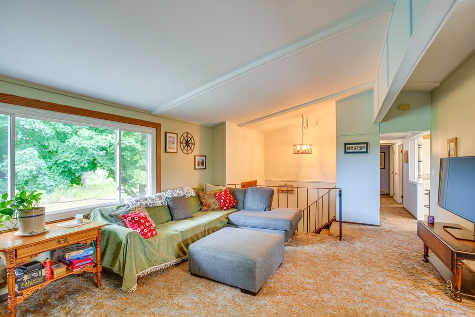 8 Mi to Crystal Mountain: Peaceful Up North Home House in Michigan