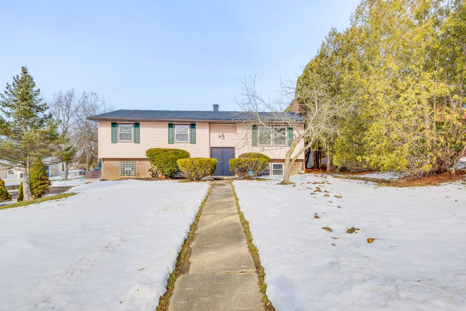 3 Mi to Cuyahoga Valley NP: Fairlawn Family Home! House in Fairlawn