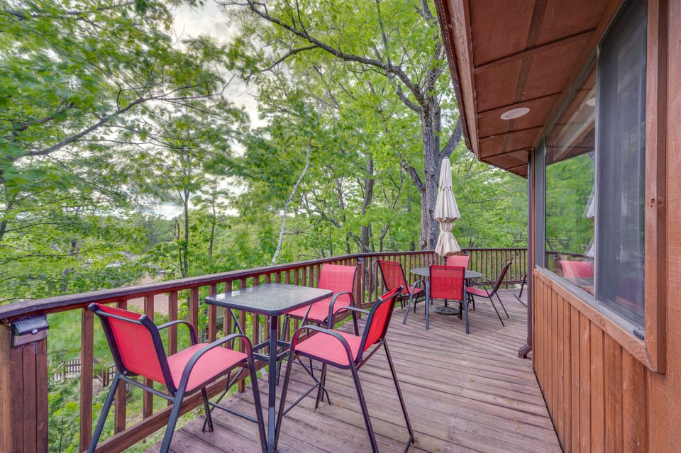 Dock & Beach Access: Scenic Lake Ossipee Cabin! House in Freedom