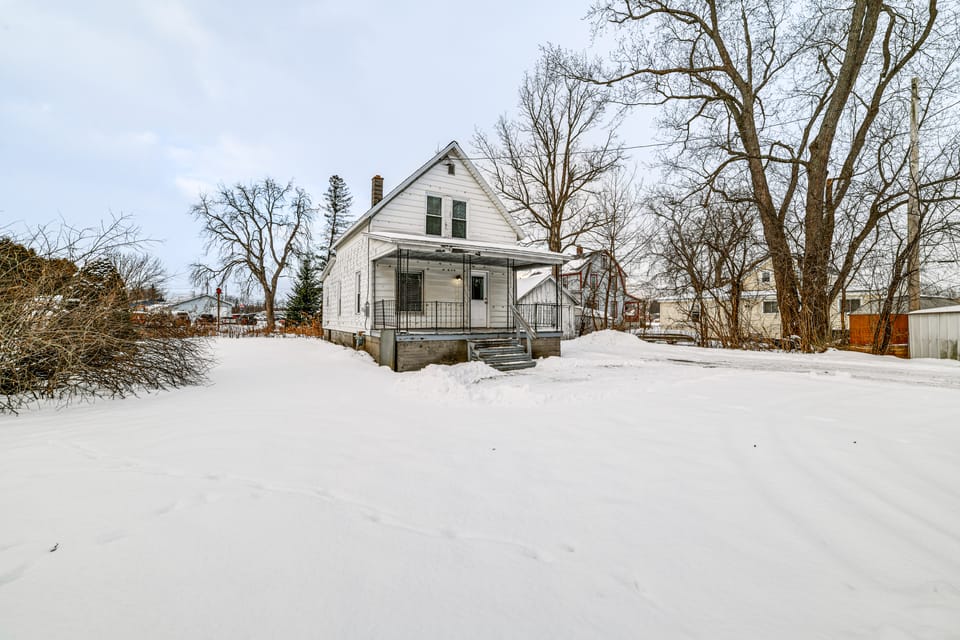 Near Hiking & Skiing: Cozy Home in Cortland! House in New York