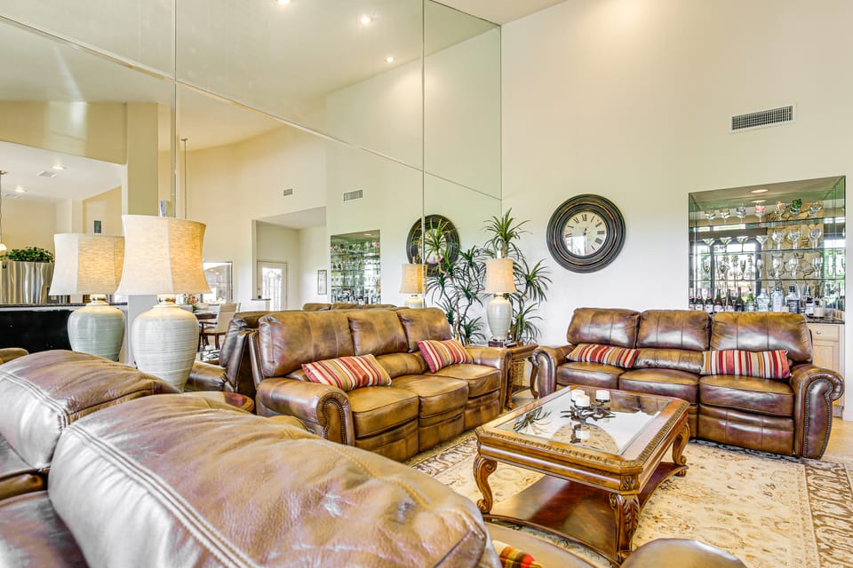 Community Pools & Golf Views: Palm Desert Condo! Apartment in Palm Desert