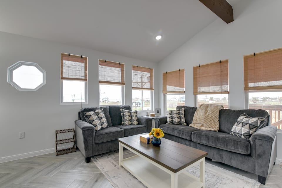 Balcony & Sunset Views: Coastal Port Bolivar Gem Apartment in Texas City