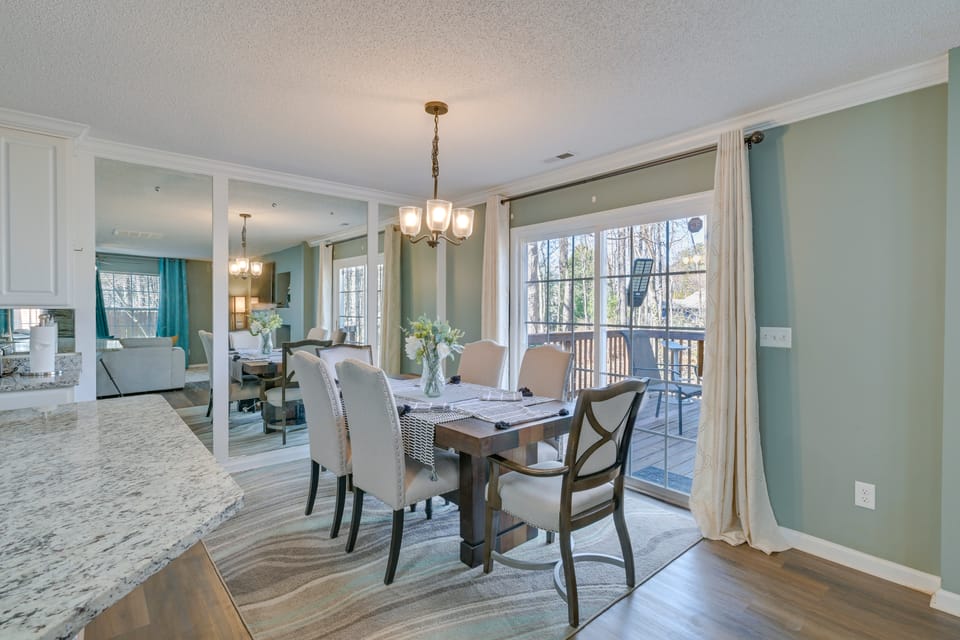 Home 9 Mi to Uptown Charlotte: Dogs Welcome! House in Charlotte