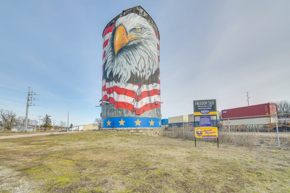 Loft-Style Apt in Dtwn Monett: Pets Welcome! Apartment in Ozark Mountains