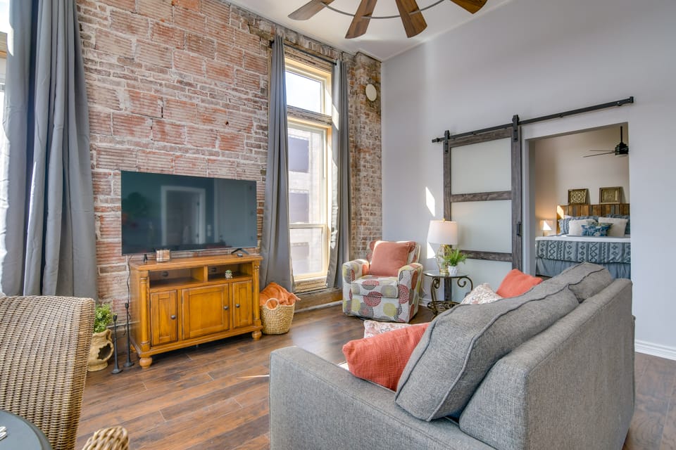 Loft-Style Apt in Dtwn Monett: Pets Welcome! Apartment in Ozark Mountains