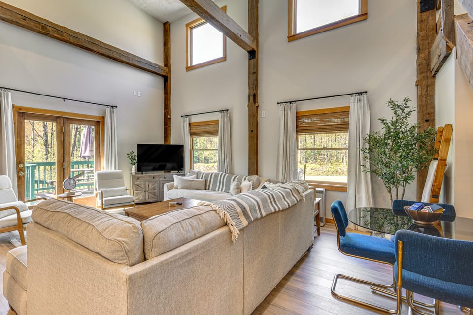 Fish, Hike & Ski: Spacious Family Escape in Eden House in Orleans