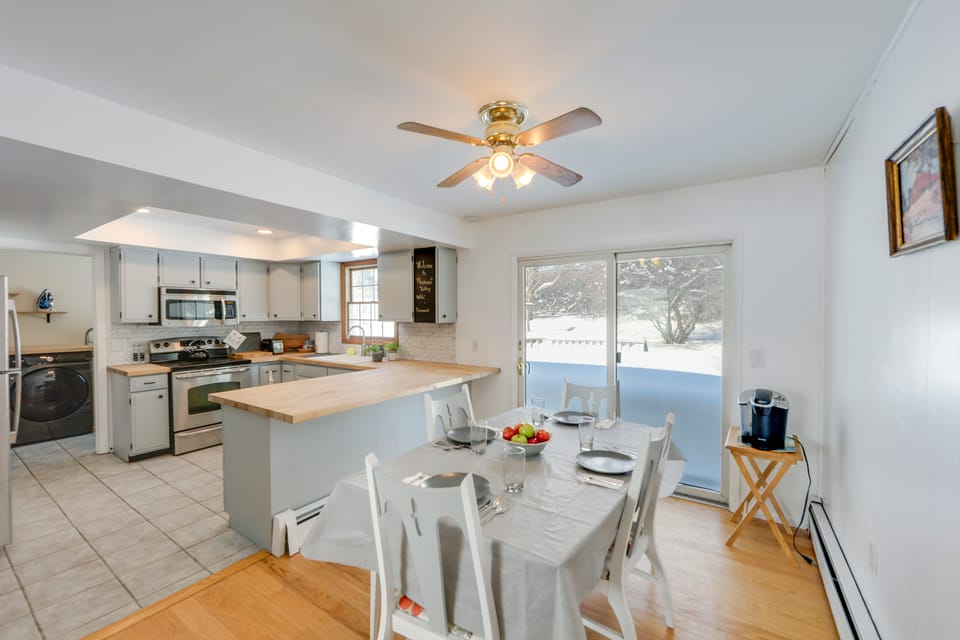 Deck & Fire Pit: Cozy Escape in Morrisville! House in Adirondack Mountains