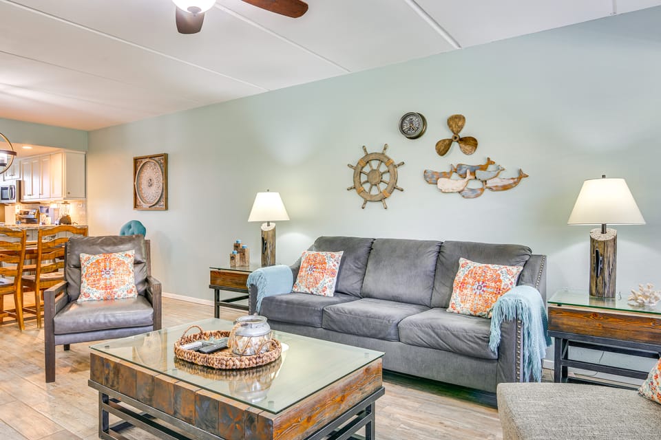 Walk to Beach: Condo w/ Pool Access in Texas! Apartment in South Padre Island