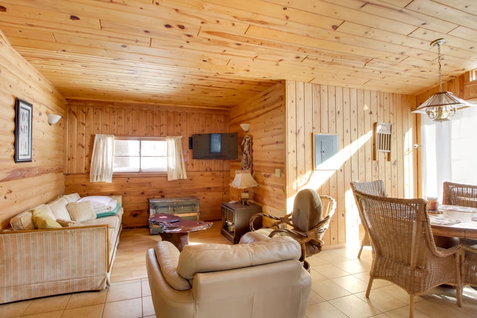 Boat Dock & Fire Pit: Waterfront Home in Crosslake House in Crosslake