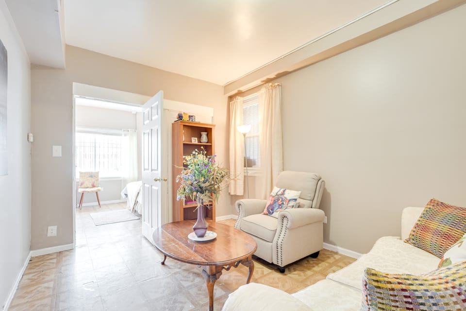 Apt 5 Mi to Chicago Loop: Walk to Public Transit! Apartment in Chicago