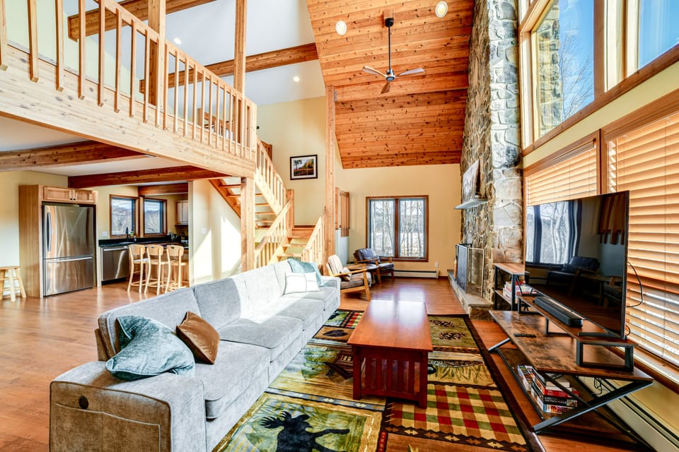 Golf, Fish & Ski: Retreat w/ Game Room in Thompson House in Pennsylvania