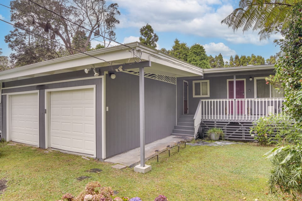 2 Mi to Hawaii Volcanoes Nat'l Park: House w/ Deck House in Volcano