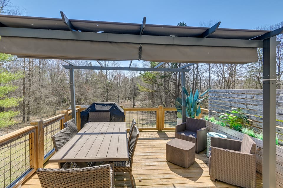 Family Home w/ Furnished Deck in Fairview! House in Tennessee