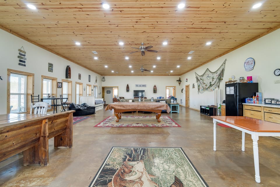 Boat Launch On-Site: Lakefront Toledo Bend Getaway House in Toledo Bend Reservoir