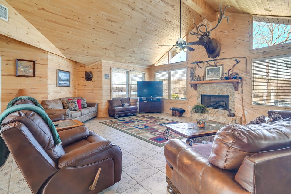 Fire Pit, Views: Lakefront Toledo Bend Retreat! House in Toledo Bend Reservoir