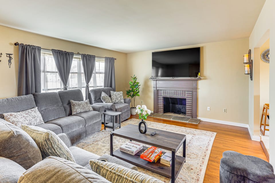3 Mi to Berkshire Mall: Suburban Stay w/ Yard! House in Pennsylvania