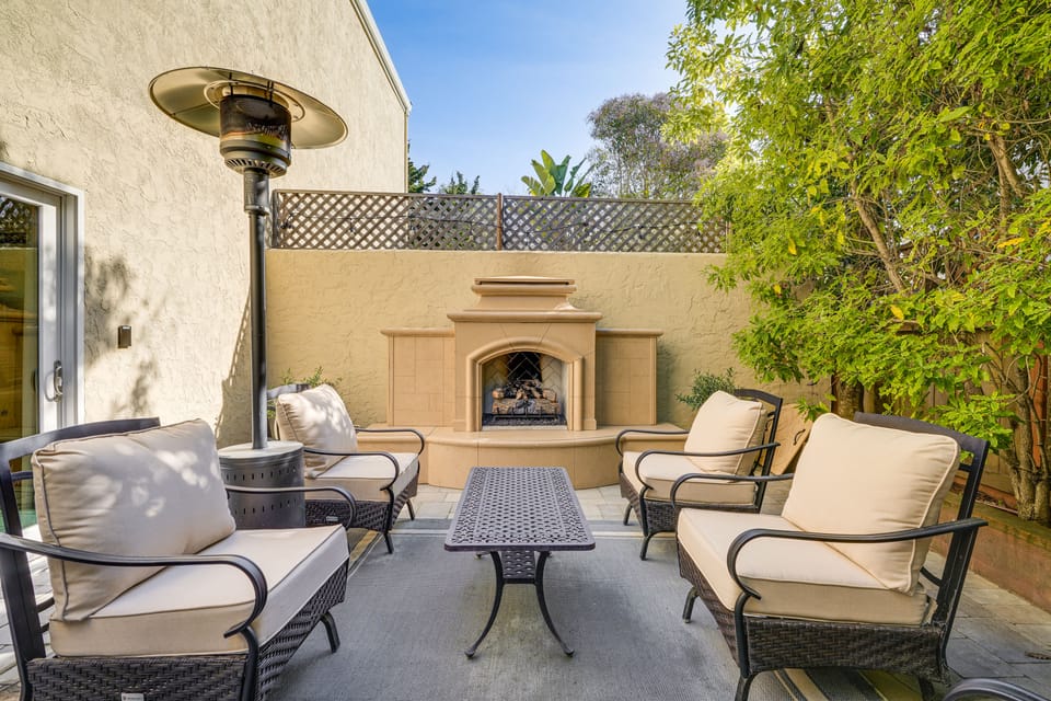 Swim, Golf & Relax: Luxe Townhome in Aptos Apartment in Rio Del Mar