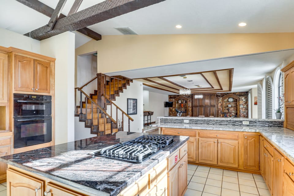 7 Mi to Las Vegas Strip: Home w/ Pool House in Spring Valley