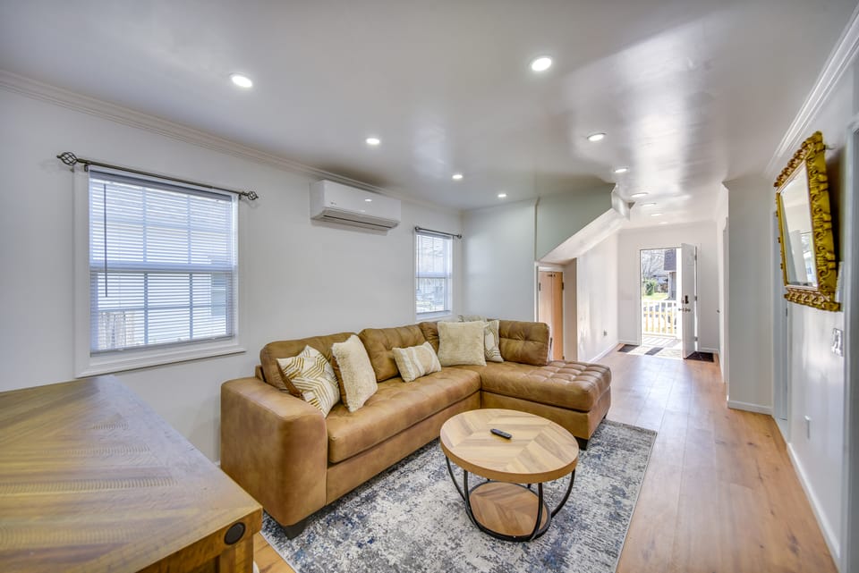 Half-Mi to Ocean View Beach Park: Modern Apartment Apartment in Norfolk