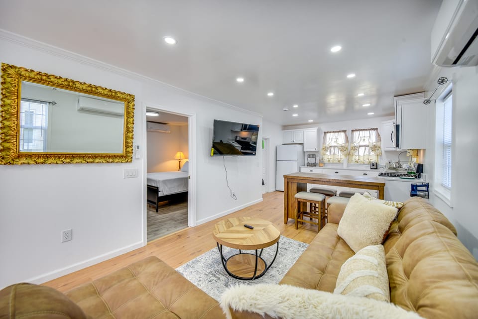 Half-Mi to Ocean View Beach Park: Modern Apartment Apartment in Norfolk