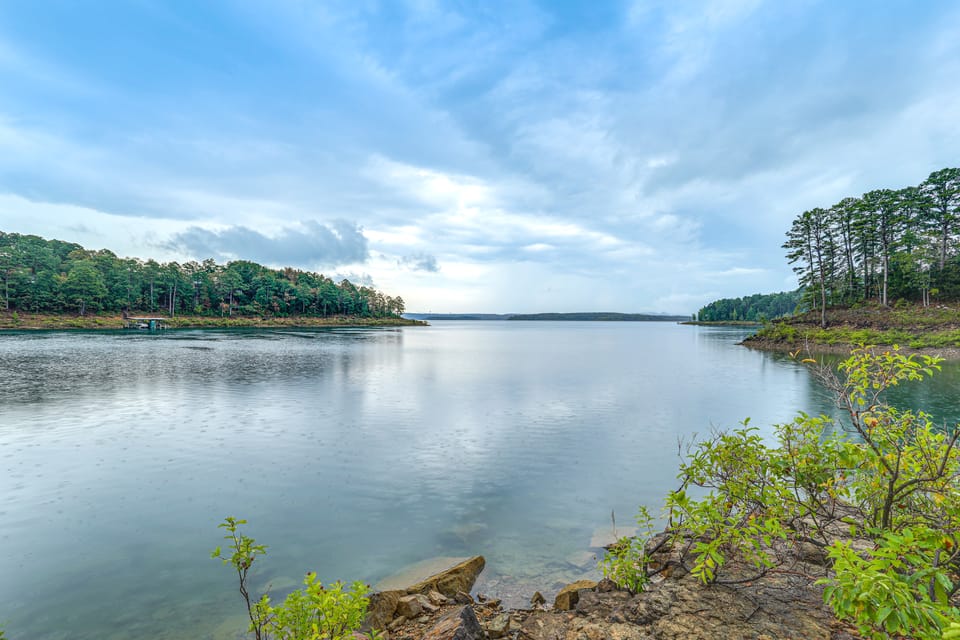 Lake Views & Golf Access at Secluded Drasco Lodge House in Greers Ferry Lake
