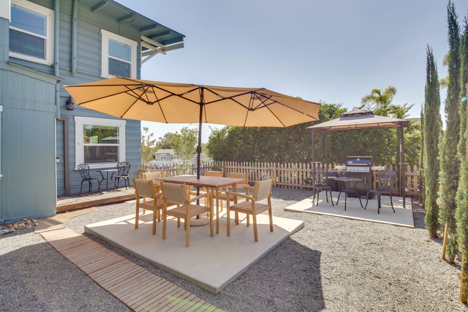 Apt w/ Furnished Patio 3 Mi to San Diego Comic-Con Apartment in San Diego