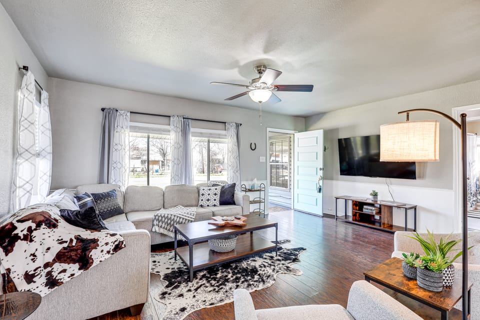 5 Mi to Belton Lake: Home w/ Large Yard! House in Belton