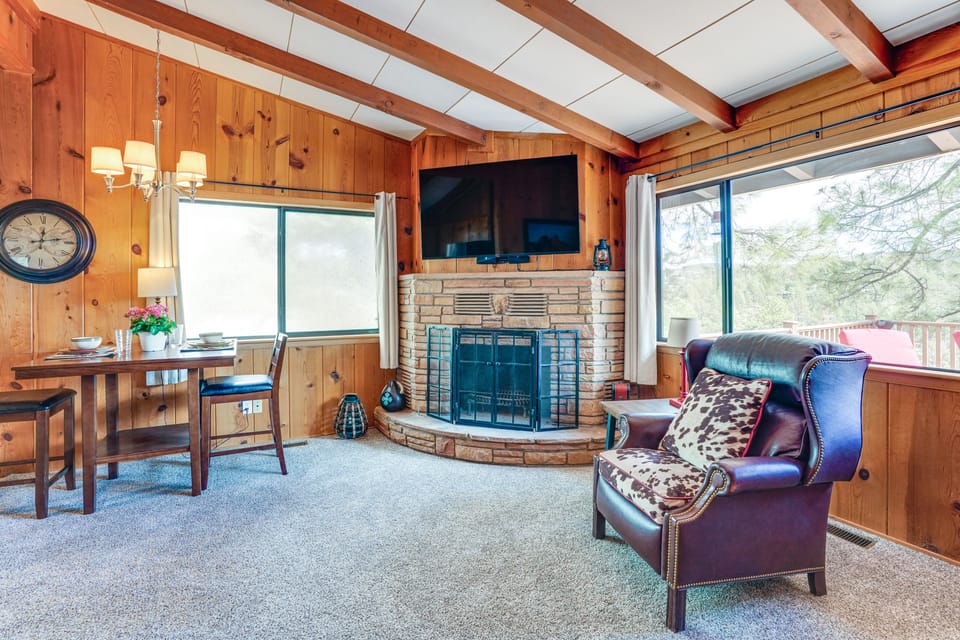 Family Mountain Getaway, Retreat to the Cool Pine House in Prescott