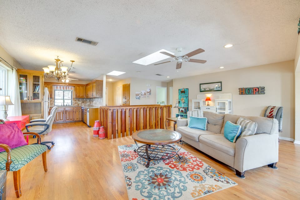 Winnsboro Lake Retreat: On-Site Swimming & Fishing House in Texas