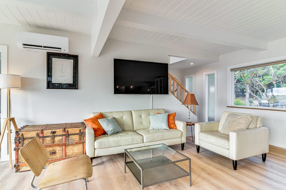 3-Acre Oceanfront Home: Game Room & Fire Pit! House in Washington