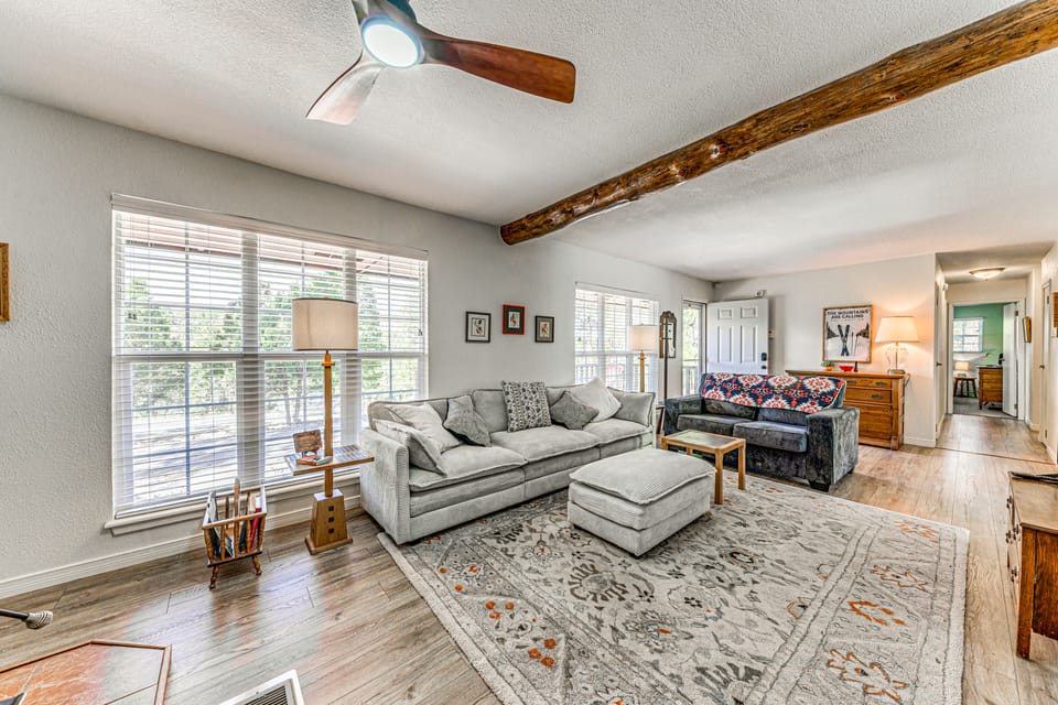 1 Mi to Alto Lake: Mtn-View Home w/ Large Yard! House in Alto