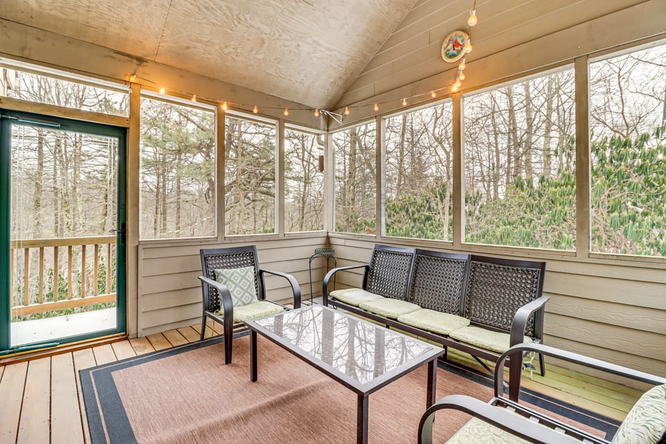 Screened Porch + Fire Pit: Spacious Pocono Retreat House in Pocono Mountains