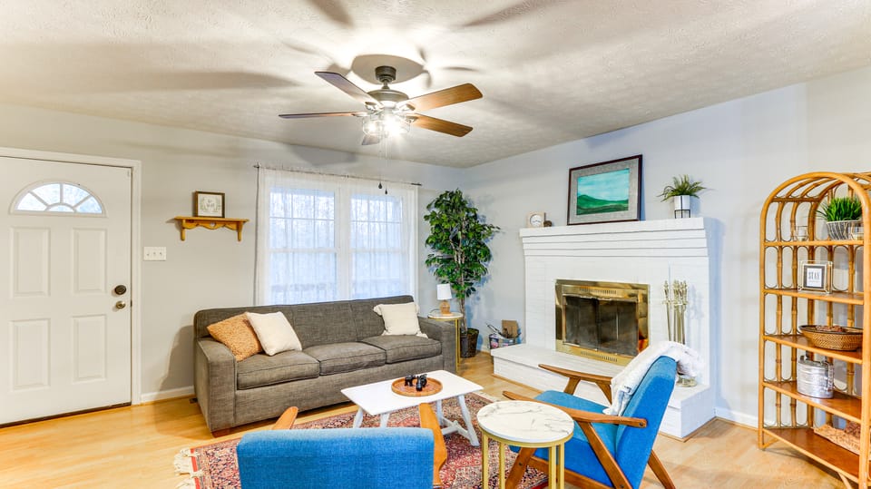 Forest Views, Deck & Fireplace: Fort Valley Escape House in Shenandoah Valley