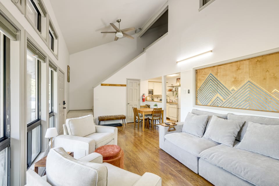Walk to Payette Lake: McCall Condo w/ Fireplace Apartment in McCall