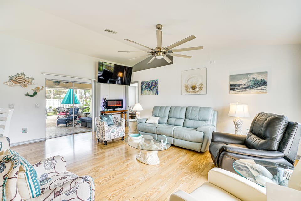 4 Mi to Public Beach: Cape Coral Paradise! House in Cape Coral