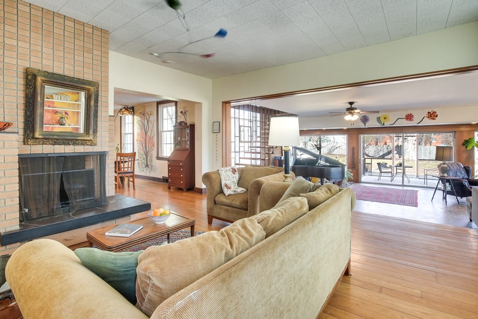 Spacious & Updated Farmhouse in Yellow Springs House in Yellow Springs