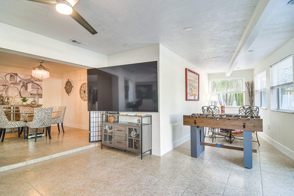 2 Mi to Beach: Home w/ Pool, Grill & More in Largo House in Largo