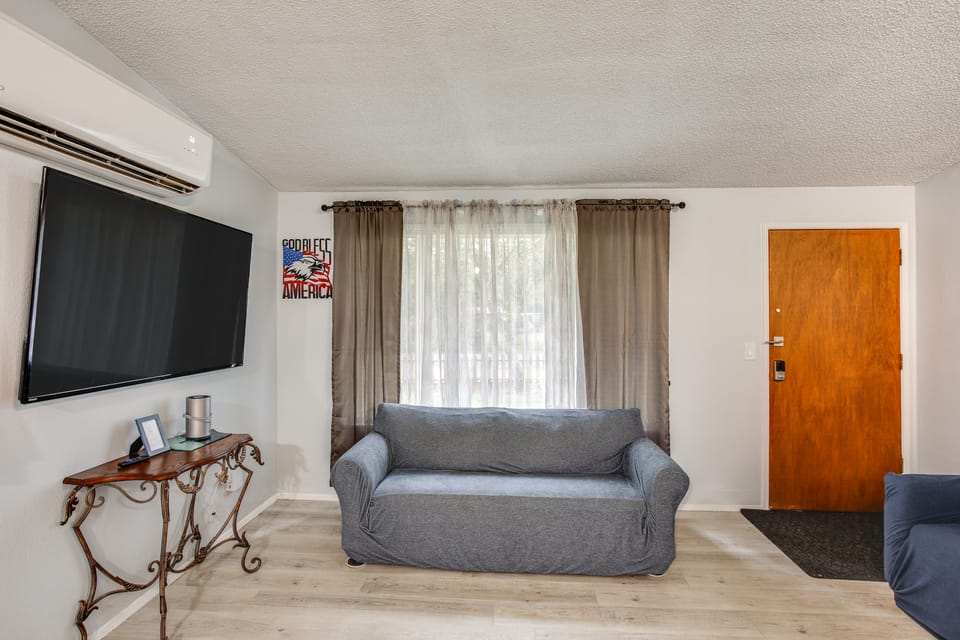 6 Mi to Lake Meridian Park: Auburn Home w/ Yard House in King County