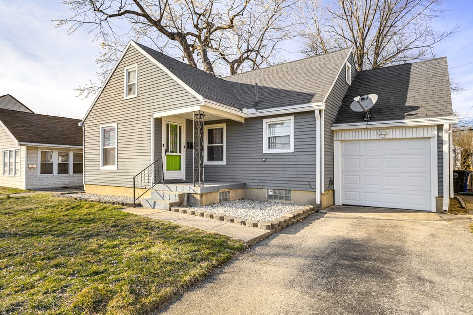 2 Mi to UD: Pet-Friendly Home w/ Fenced Yard! House in Kettering