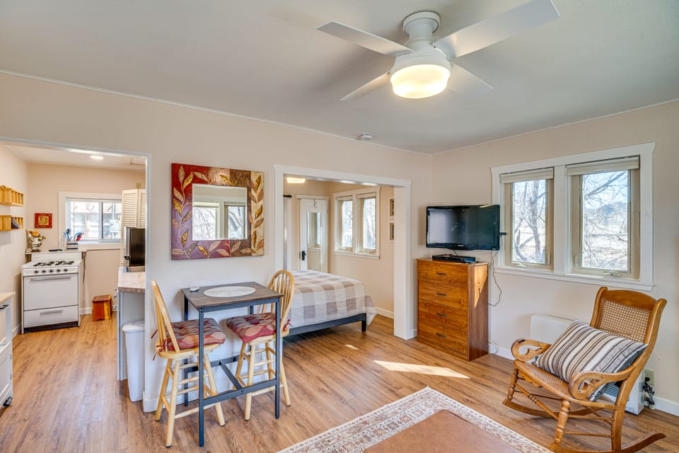 Fish & Hike: Cotopaxi Casita w/ Mtn Views! Apartment in Colorado