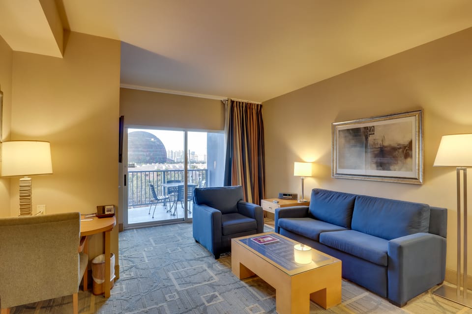 Sphere View, Near Dining & Nightlife: Luxe Condo Apartment in Las Vegas Strip