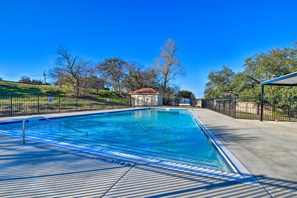 Luxe Lake Granbury Retreat: Dock, Deck & Game Room House in Granbury