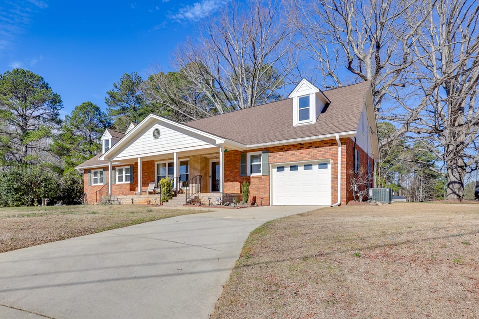 14 Mi to Raleigh: Charming Family Home! House in Cedar Fork