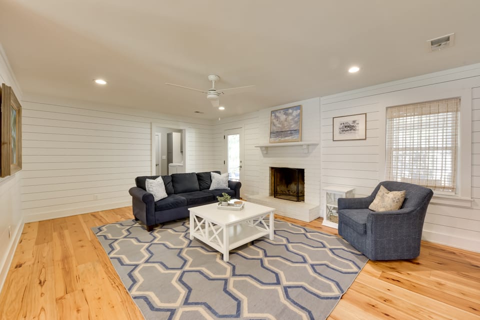 3 Mi to Beach: Coastal Escape in Mount Pleasant House in Mount Pleasant