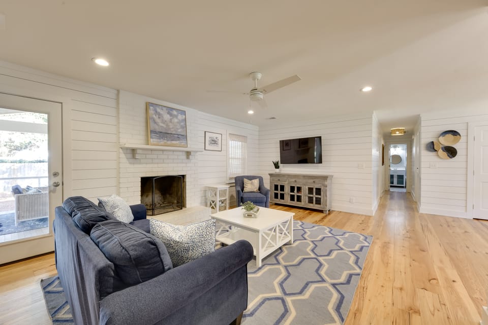 3 Mi to Beach: Coastal Escape in Mount Pleasant House in Mount Pleasant